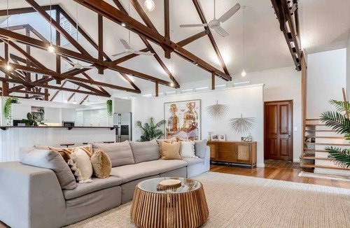 Kewarra Beach House | Luxury beachfront home 20 minutes from Cairns CBDn