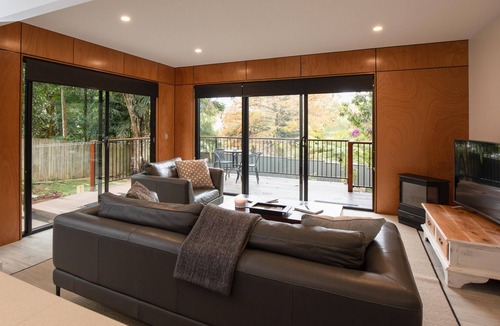 Springbrook House | Luxury, Comfort and Convenience in the Rainforest. Pet friendly.