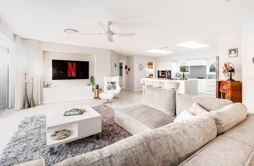 Mooloolaba House | Luxury Mooloolaba Retreat with Spa and Pool
