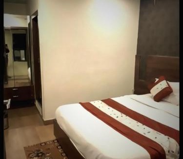 Jhansi Hotel | LUXURY ROOMS By HOTEL HARI PALACE