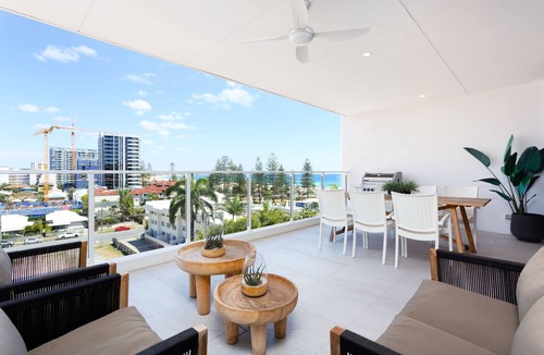 Coolangatta Apartment | Luxury Three Bedroom Villa