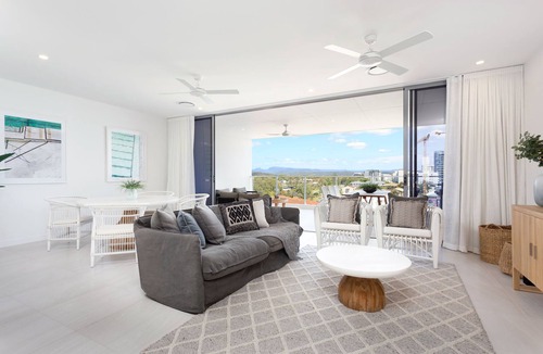Coolangatta Apartment | Luxury Three Bedroom Villa