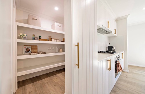 Dubbo House | Macintyre - Contemporary Charm, Sleeps 8