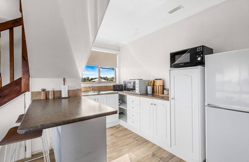 Lovedale Cottage | Madigan Cottages - Barn Cottage - Pet Friendly