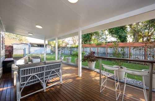 Coffs Harbour House | Magnolia Cottage - 2bdrm walk to CBD private quiet