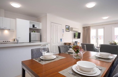 Kew Hotel | MainStay Suites Kew