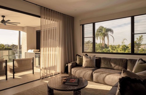 Broadbeach Waters House | Maison by Khove