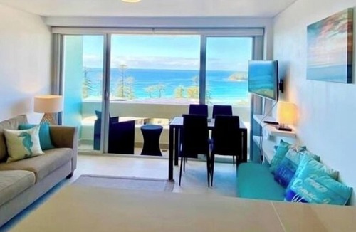 Manly Condo | Manly to Shelly Ocean Beach Views Sunrise & Sunset