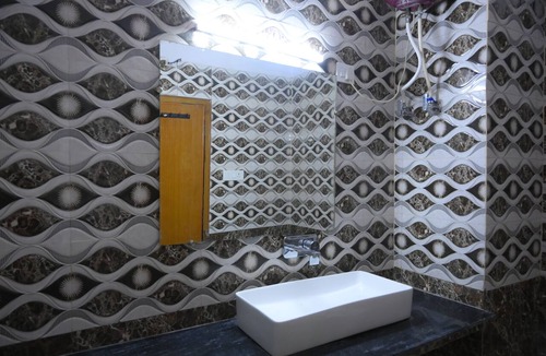 Bareilly Hotel | Mansarovar Hotel & Banquets
