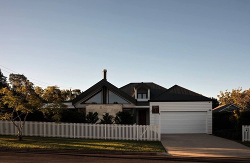 Berry House | Maple Suite, Berry - by Linnaeus Collection