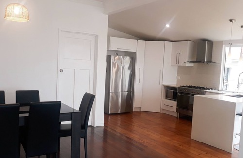 Wynnum House | Maple Villa - The Beach House by the Bay