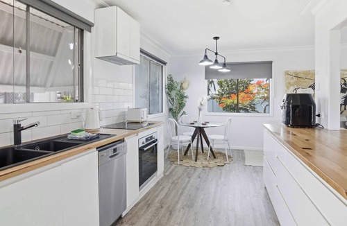Margate Apartment | Margate Beachside Haven