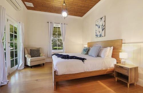 Beechworth House | Marianna's Lakeside Cottage