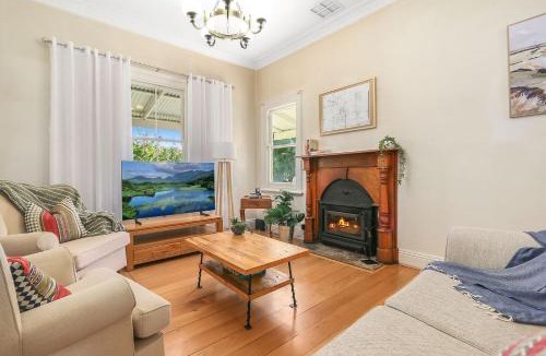 Beechworth House | Marianna's Lakeside Cottage
