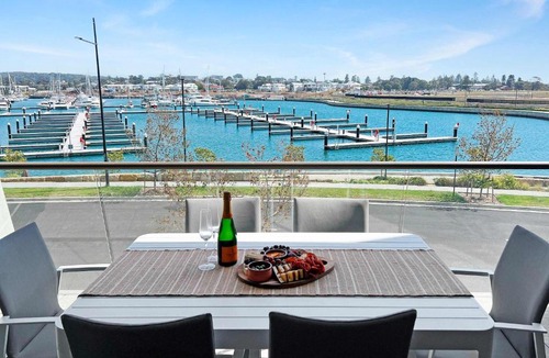 Shell Cove Apartment | Marina Vista - Waterfront Apartment
