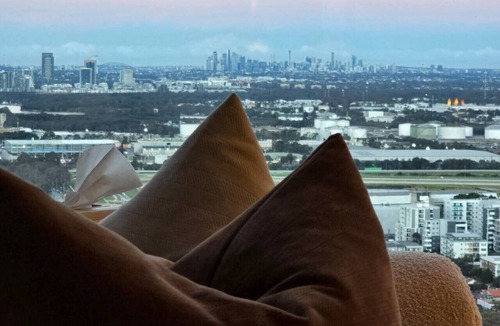 Harris Park Apartment | Marion St Eats | Pool and City View