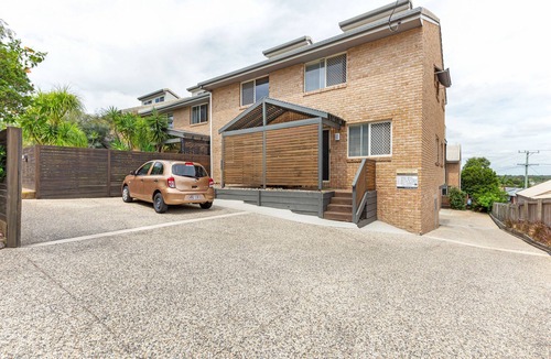 Mooloolaba Apartment | MARJ04- HOLIDAY APARTMENT IN MOOLOOLABA
