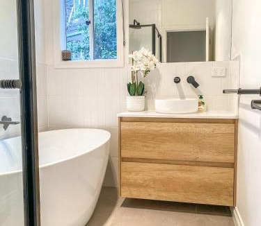 Warburton House | Martyr Views