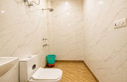 New Delhi Hotel | Mauryan Express Hotel Nangloi Metro