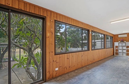 Cessnock House | Mavis by the golf course