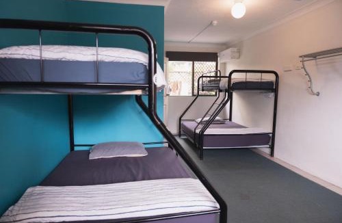 Surfers Paradise Hostel | Maxmee Backpackers Resort