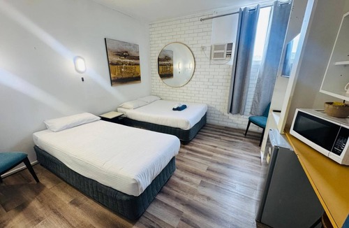 Mayfield West Hotel | Mayfield Motel
