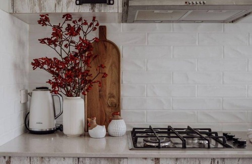 Carrabolla House | Meadow View Cottage - (3bdr) Off Grid Farm Getaway