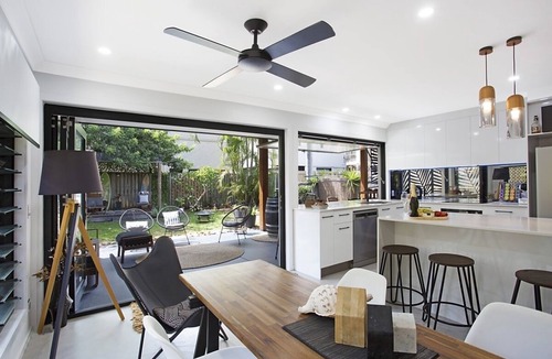 Mermaid Beach House | Mermaid/Nobby Beach House - by the beach