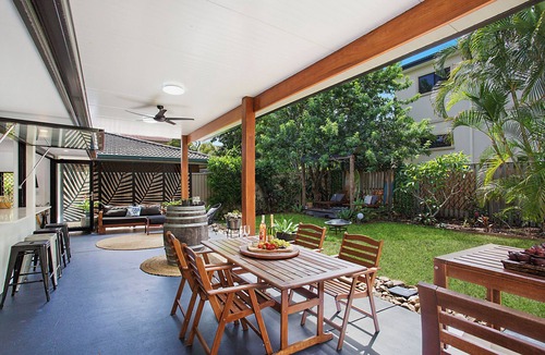 Mermaid Beach House | Mermaid/Nobby Beach House - by the beach