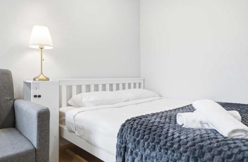 Rushcutters Bay Apartment | MetaWise BnB Light-Filled Studio Room 5