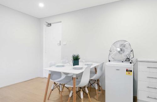 Rushcutters Bay Apartment | MetaWise BnB Light-Filled Studio Room 5