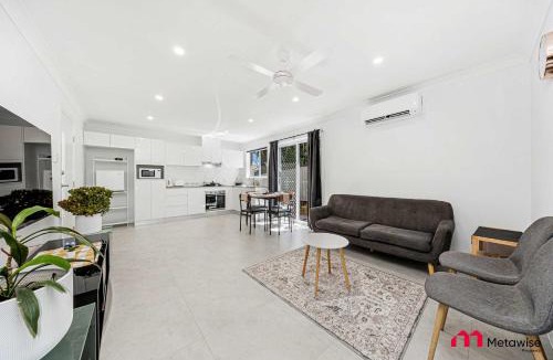 Woodbine House | MetaWise BnB Modern 2BR Self-Contained Guest Suite