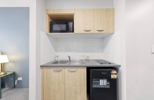 Cronulla Apartment | MetaWiseBnB |Cronulla Beach Walk to Train & Shops1