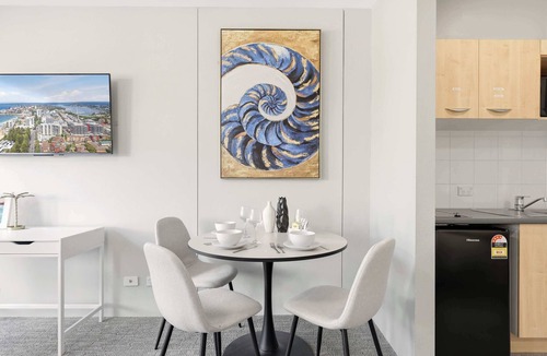 Cronulla Apartment | MetaWiseBnB Cronulla Beach Walk to Train & Shops 4