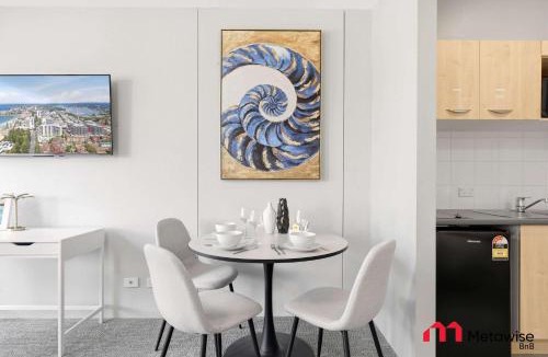 Cronulla Apartment | MetaWiseBnB Cronulla Beach Walk to Train & Shops 4