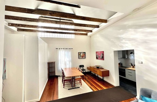 Petersham Apartment | MetaWiseBnB Spacious Apartment – 6km to CBD