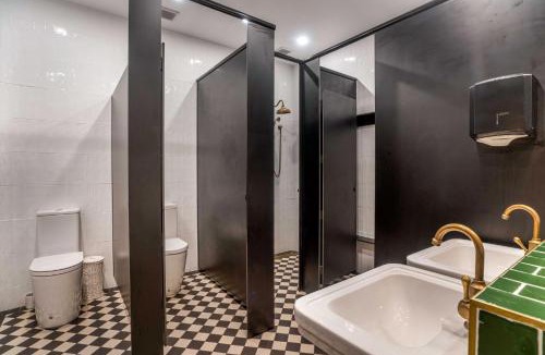 Orange Hotel | Metropolitan Hotel