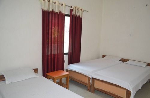 Bodh Gaya Hotel | Middle Way Home Stay