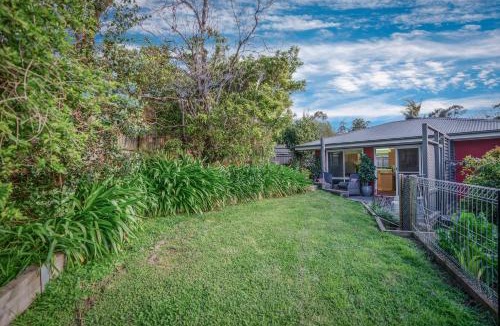 Milton House | Milton Village Retreat - secluded comfort