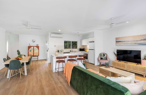 Holloways Beach House | Mimpi Tropics Retreat, Holloways Beach