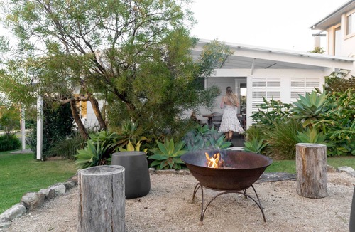 Vincentia House | 'Minerva Cottage Jervis Bay'- Cosy Couples Retreat