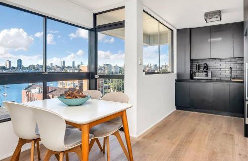 Potts Point Apartment | 'Mini Manhattan' Potts Point Harbourview Retreat
