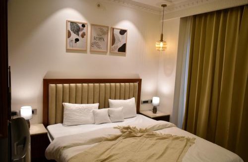 Gurugram Apartment | Minimal Luxe Studio Cozy Stay in Gurgaon