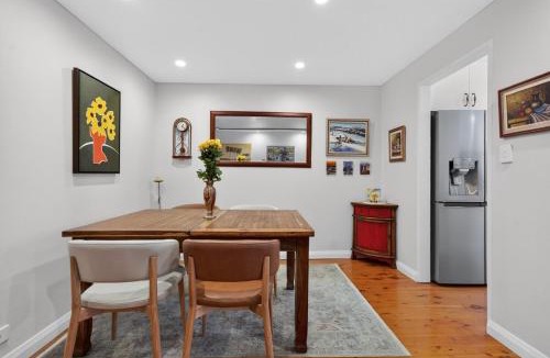 Miranda Apartment | Miranda Comfort Stay Stylish Living with Sauna