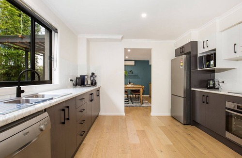 Culburra Beach House | Mirigaan - Pet Friendly - 8 Min Walk to Beach