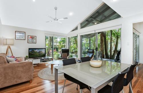 Boomerang Beach House | Mobys Beach house 11