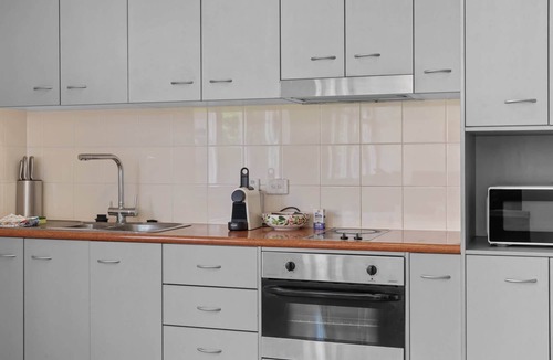 Spring Hill Apartment | Modern 1-Bed Apartment in Spring Hill