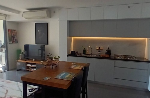 West End Apartment | Modern 1 bedder with river views in West End
