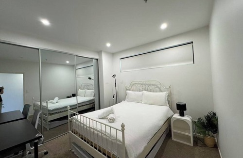 Homebush Apartment | Modern 1BR Apartment in Homebush
