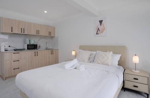 Macgregor House | Modern 1BR Apartment | Convenient Stay
